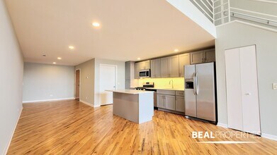 2320 N Damen Ave in Chicago, IL - Building Photo - Building Photo