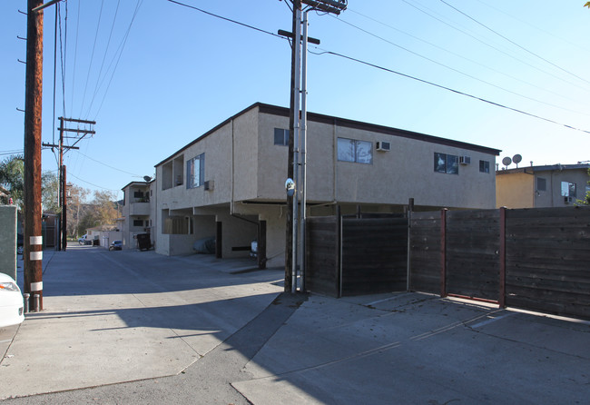 231 Justin Ave in Glendale, CA - Foto de edificio - Building Photo