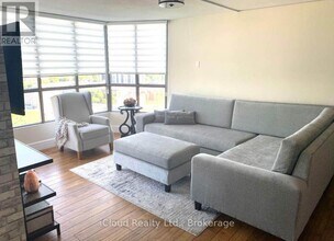 1333 Bloor St in Mississauga, ON - Building Photo - Building Photo