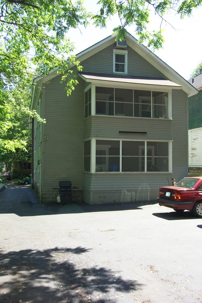 543 Clarendon St in Syracuse, NY - Building Photo - Building Photo