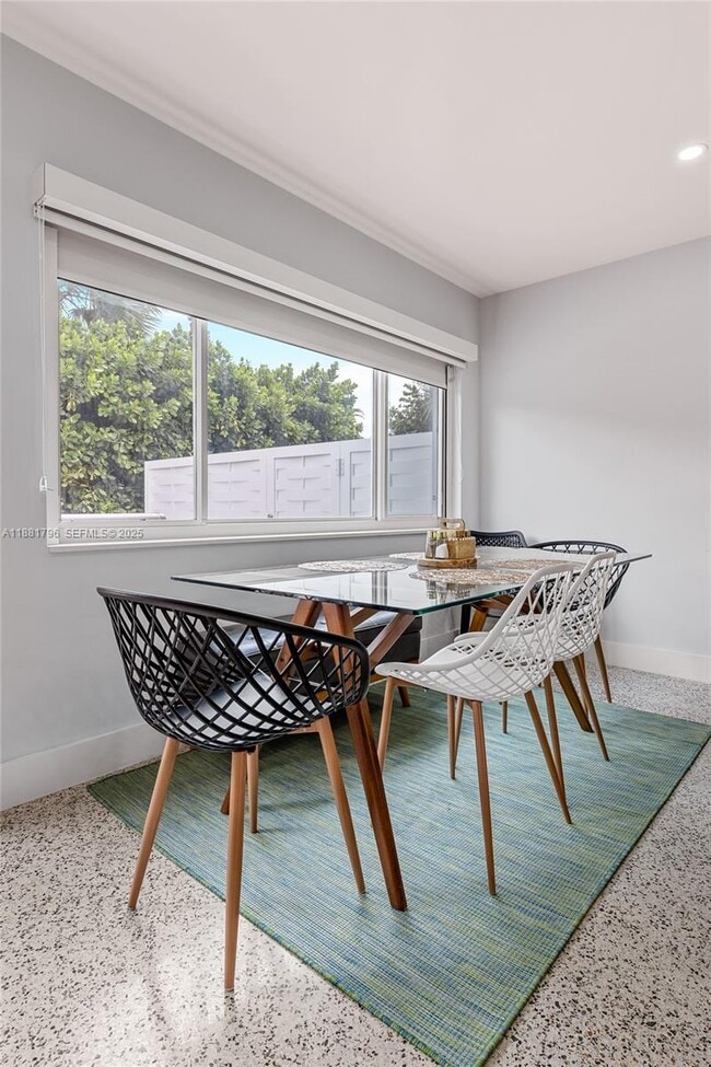 340 Bamboo Rd in West Palm Beach, FL - Building Photo - Building Photo