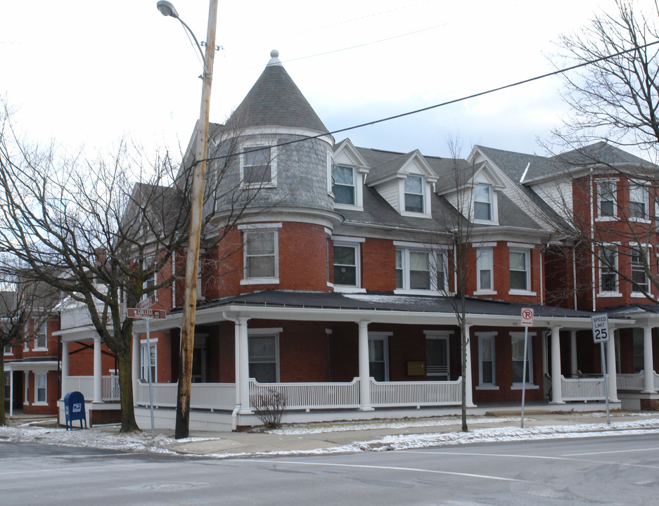 500 W College Ave in State College, PA - Building Photo