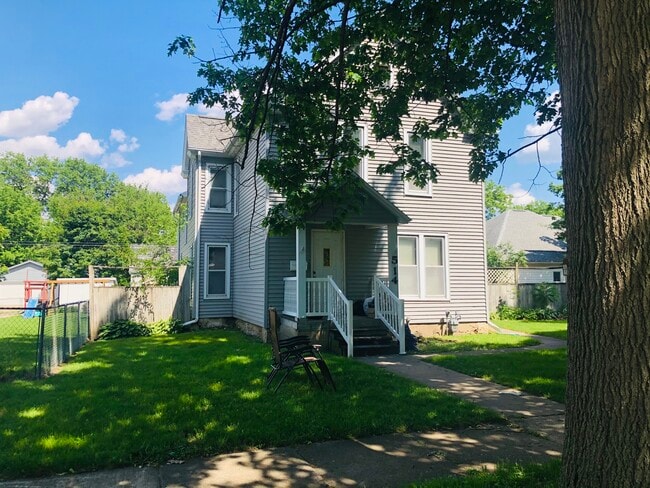 514 Walnut St in Cedar Falls, IA - Building Photo - Building Photo