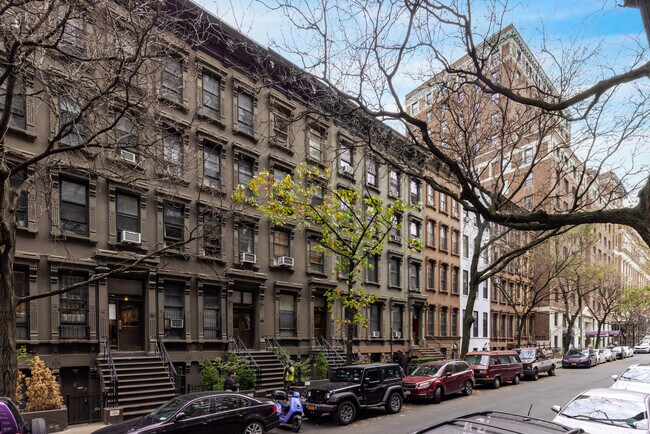 167 W 73rd St in New York, NY - Foto de edificio - Building Photo