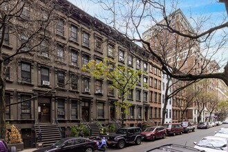 167 W 73rd St in New York, NY - Foto de edificio - Building Photo