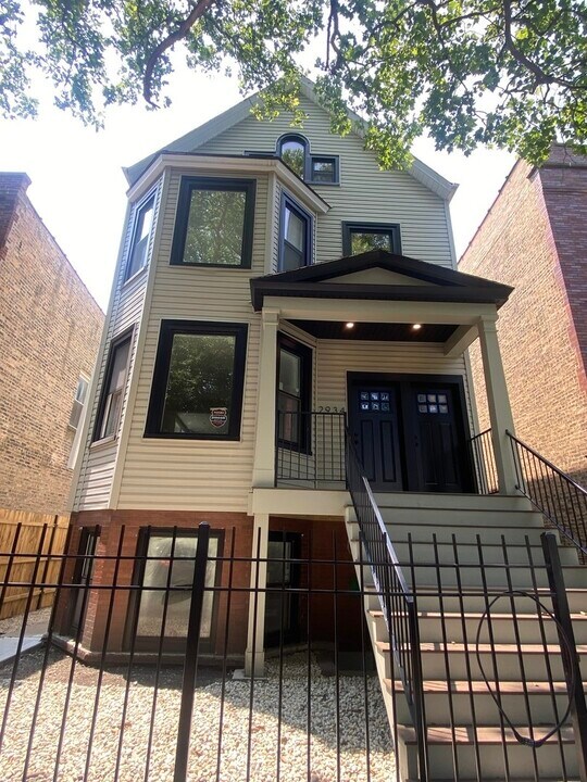 2934 N Avers Ave in Chicago, IL - Building Photo