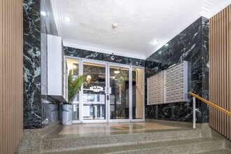 The 1900 Lincoln in Montréal, QC - Building Photo - Lobby