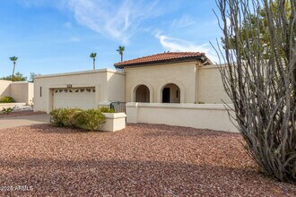 4521 E Sunrise Dr in Phoenix, AZ - Building Photo - Building Photo