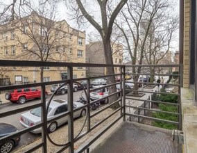 917 W Dakin, Unit 401 in Chicago, IL - Foto de edificio - Building Photo