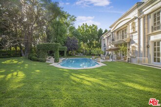 9742 Wendover Dr in Beverly Hills, CA - Building Photo - Building Photo