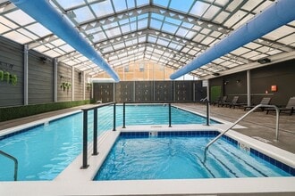 West 7th Apartments in Tulsa, OK - Foto de edificio - Building Photo