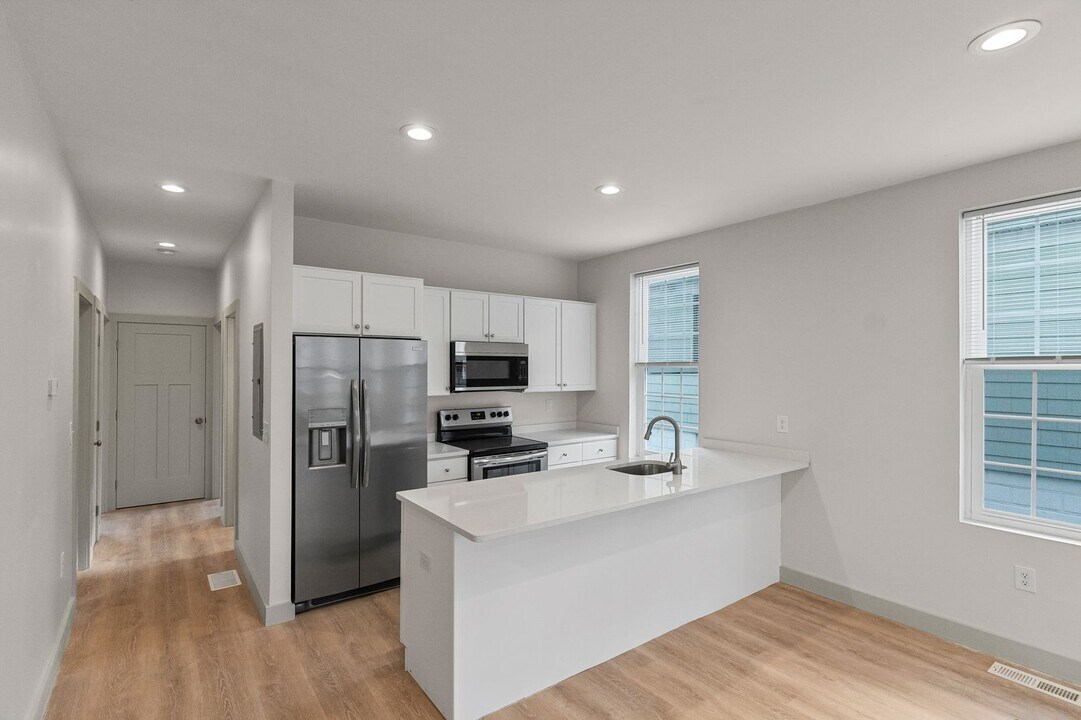 126 Ruggles St, Unit Unit #2 in Providence, RI - Building Photo