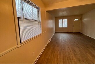 3718 Groveland Ave SW in Wyoming, MI - Building Photo - Building Photo