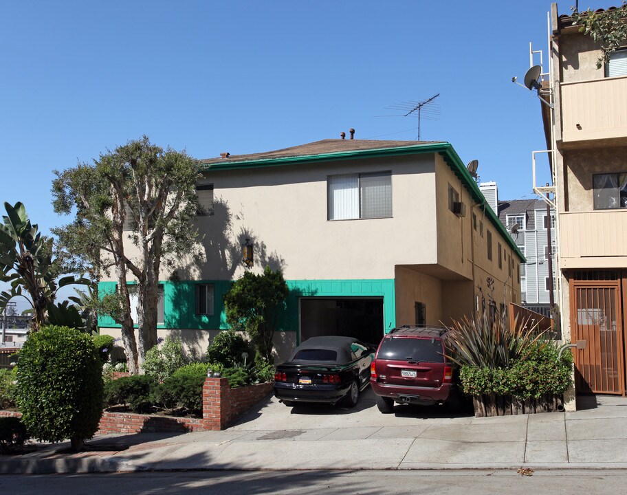 1405 Barry Ave in Los Angeles, CA - Building Photo