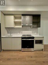 395 Dundas St W in Oakville, ON - Building Photo - Building Photo