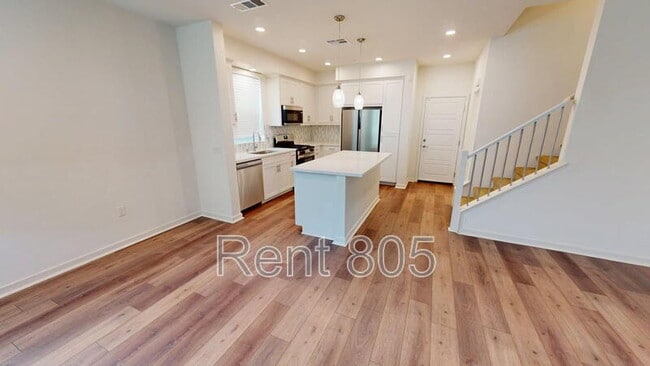 561 Winchester Dr in Oxnard, CA - Building Photo - Building Photo