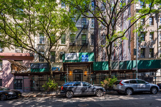 203-205 W 94th St in New York, NY - Building Photo - Building Photo