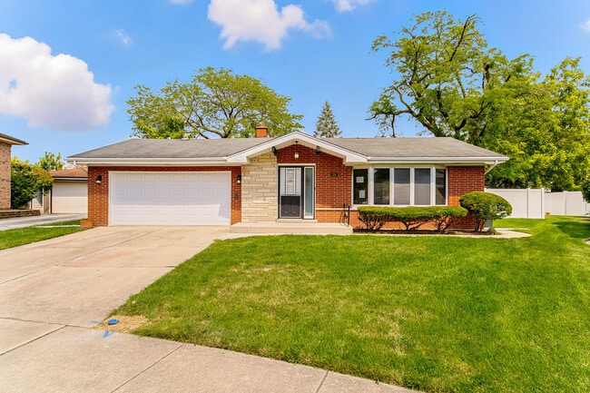property at 554 E 168th Pl