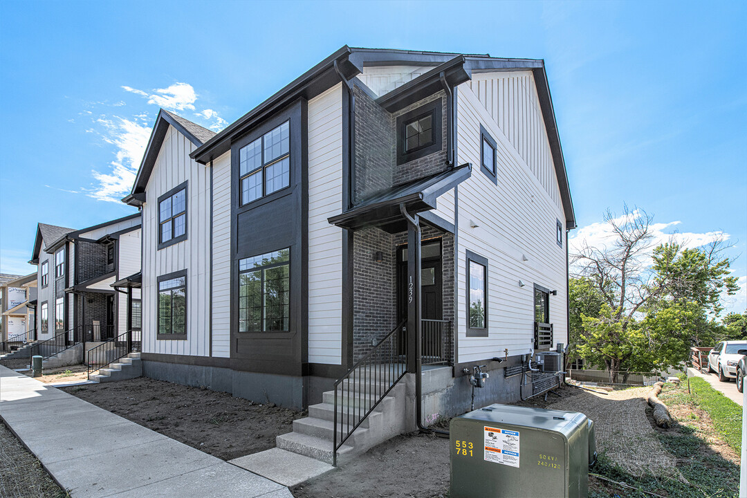 Sable View Townhomes in Aurora, CO - Building Photo