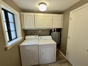 372 W Hickory St in Roseburg, OR - Building Photo - Building Photo