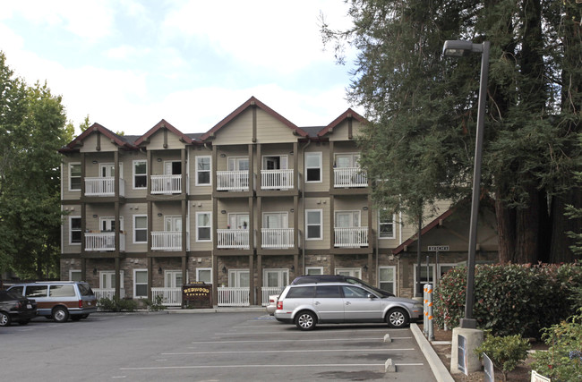 Redwood Commons in Santa Cruz, CA - Foto de edificio - Building Photo