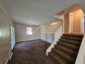 353 Gilmore St in Morgantown, WV - Foto de edificio - Building Photo