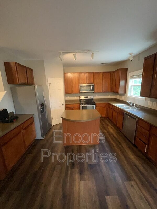 821 Woodside Park Ln in Durham, NC - Building Photo - Building Photo