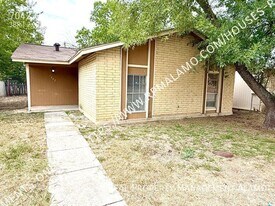 7042 Oldham Dr in San Antonio, TX - Building Photo