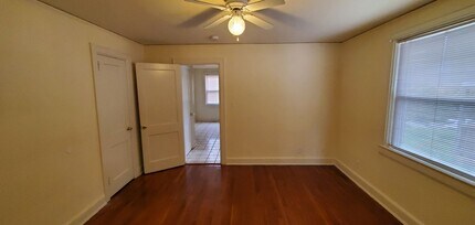 2515 Spring Garden St in Greensboro, NC - Foto de edificio - Building Photo
