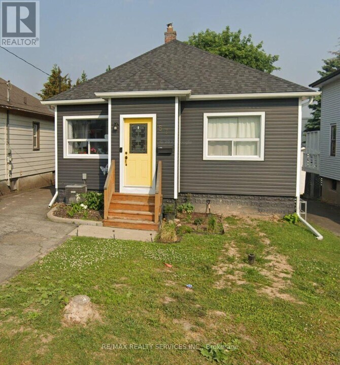 57 Margery Rd in Welland, ON - Building Photo