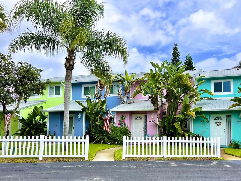 4013 Saxon Dr in New Smyrna Beach, FL - Building Photo