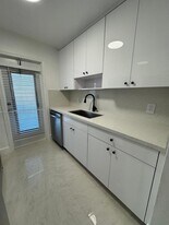 2418 Polk St in Hollywood, FL - Building Photo
