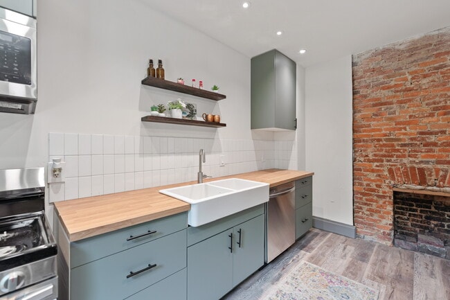 133 Meade Ave, Unit 1 in Pittsburgh, PA - Foto de edificio - Building Photo