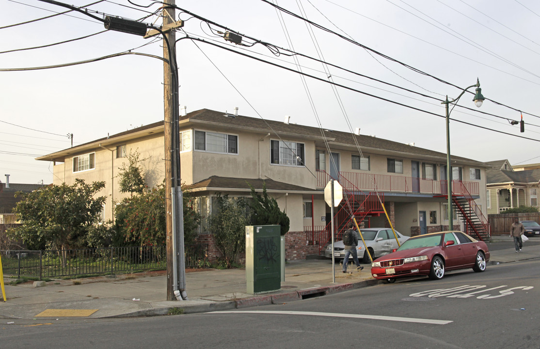 470 Buena Vista Ave in Alameda, CA - Building Photo