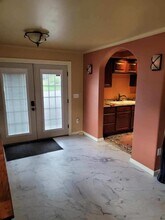 136 Main St, Unit Apartment in Binghamton, NY - Building Photo - Building Photo