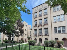 1426 Farwell W Ave, Unit 1 in Chicago, IL - Building Photo