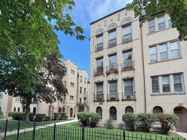 1426 Farwell W Ave, Unit 1