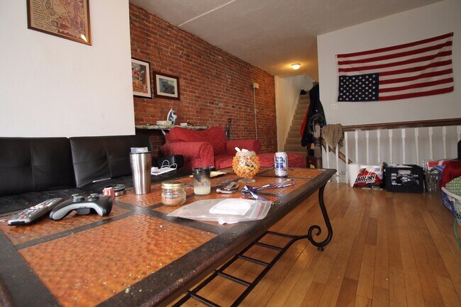 66 Murdock St, Unit 1 in Boston, MA - Building Photo - Building Photo