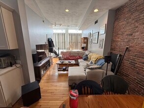 146 W Fourth St in Boston, MA - Building Photo - Building Photo