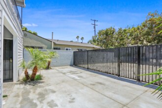 1337 E South St in Long Beach, CA - Building Photo - Building Photo
