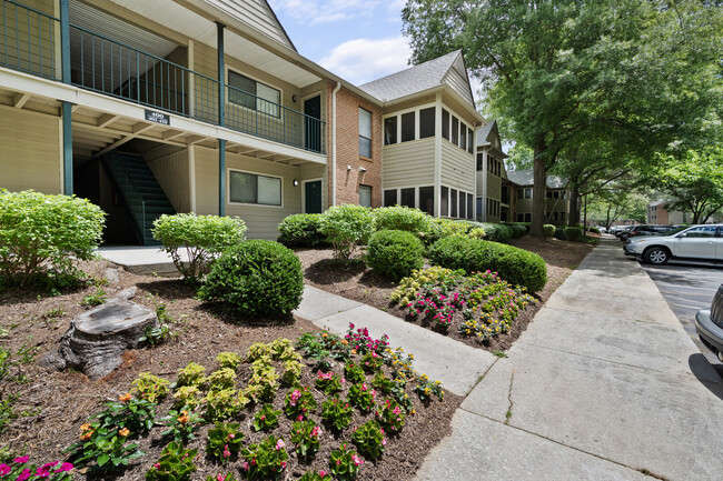 Pleasantdale Crossing in Doraville, GA - Foto de edificio - Building Photo