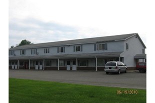 Lazy Lake Apartments in Edinboro, PA - Building Photo