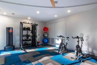 Meridian Medical District in Dallas, TX - Building Photo - Interior Photo