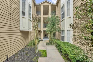 404 Summit Ridge Pl, Unit 204 in Longwood, FL - Building Photo