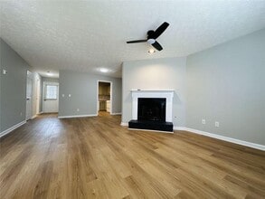 1016 Kennesborough Rd NW in Kennesaw, GA - Building Photo - Building Photo