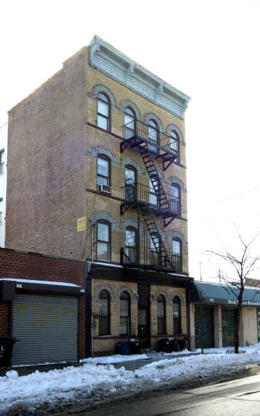 259 Van Brunt St in Brooklyn, NY - Building Photo