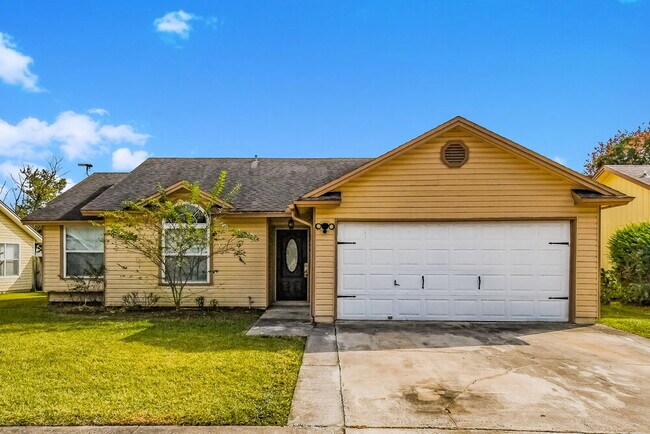 property at 8544 Moss Pointe Trail N
