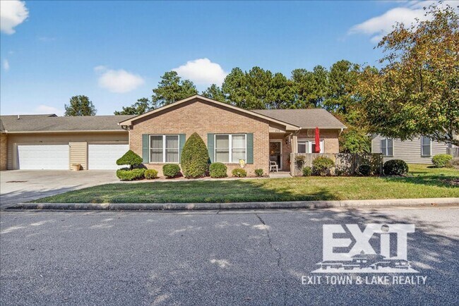 238 Beaver Creek Dr in South Hill, VA - Building Photo - Building Photo