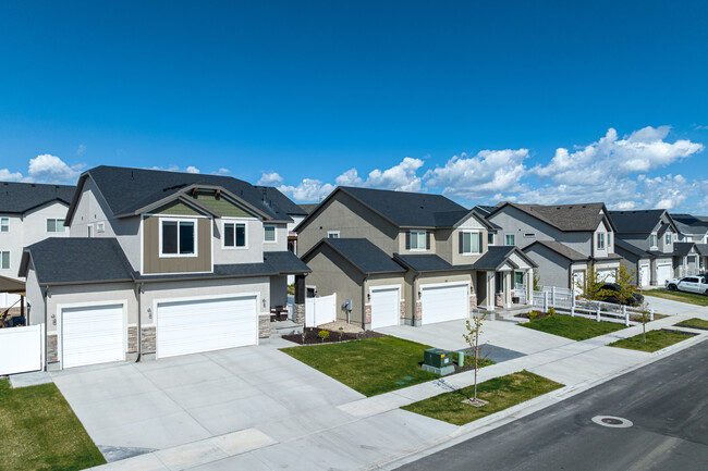 Lexington Crossing in Saratoga Springs, UT - Building Photo - Building Photo