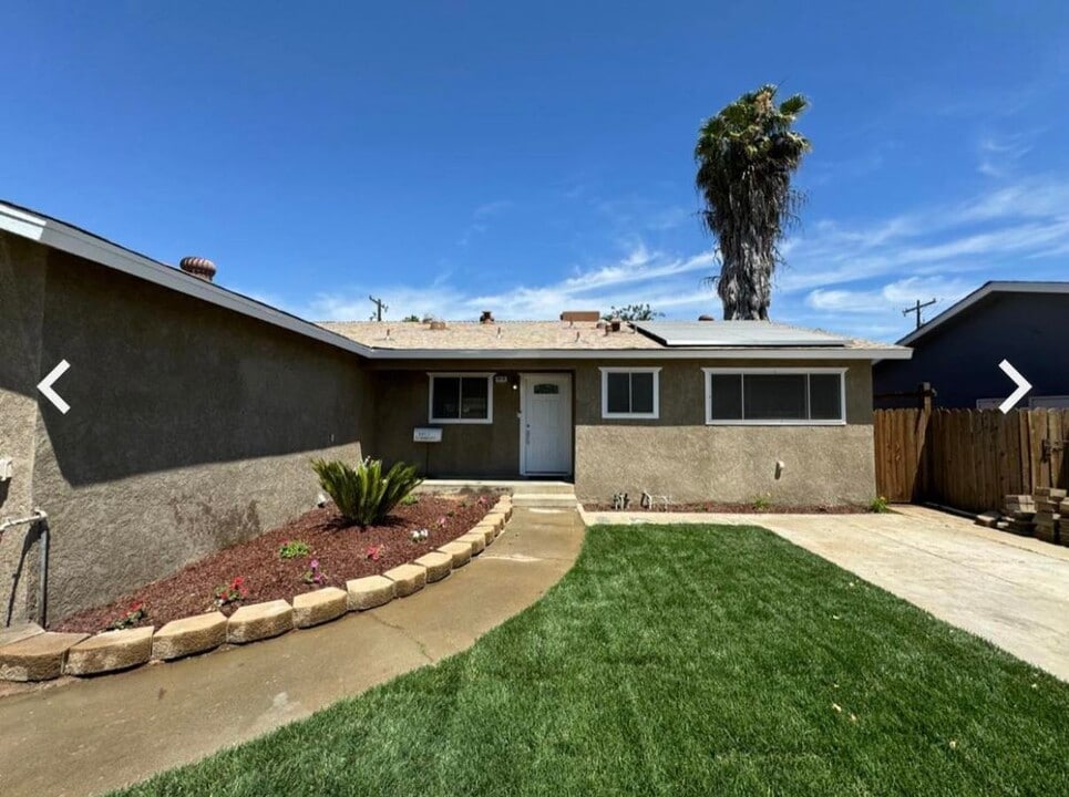 3210 Shamrock Ave in Merced, CA - Building Photo